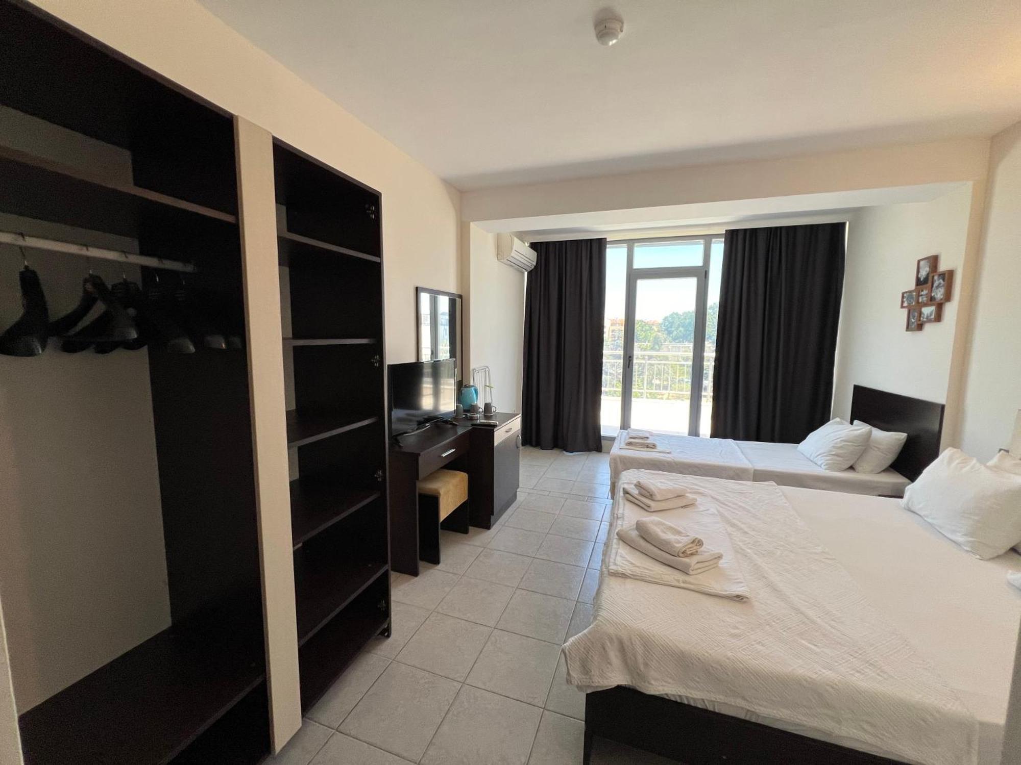 Hotel Persani Hotel-free Parking 2*