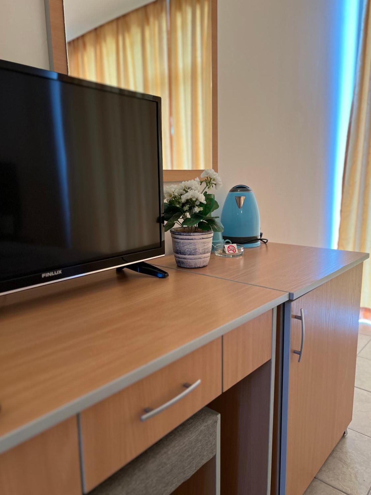 Persani Hotel-free Parking